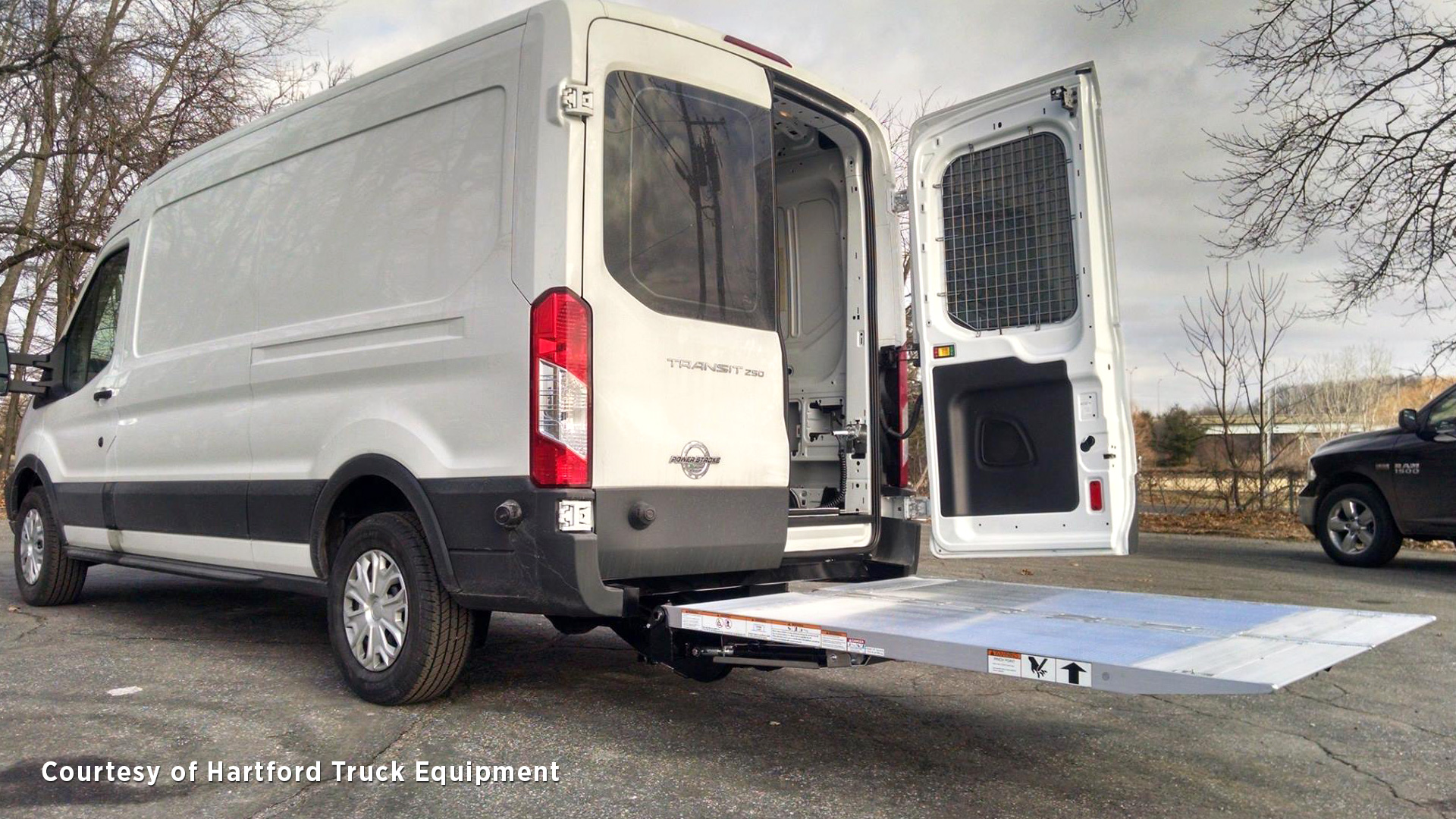 Cantilever-Series liftgates for cargo vans