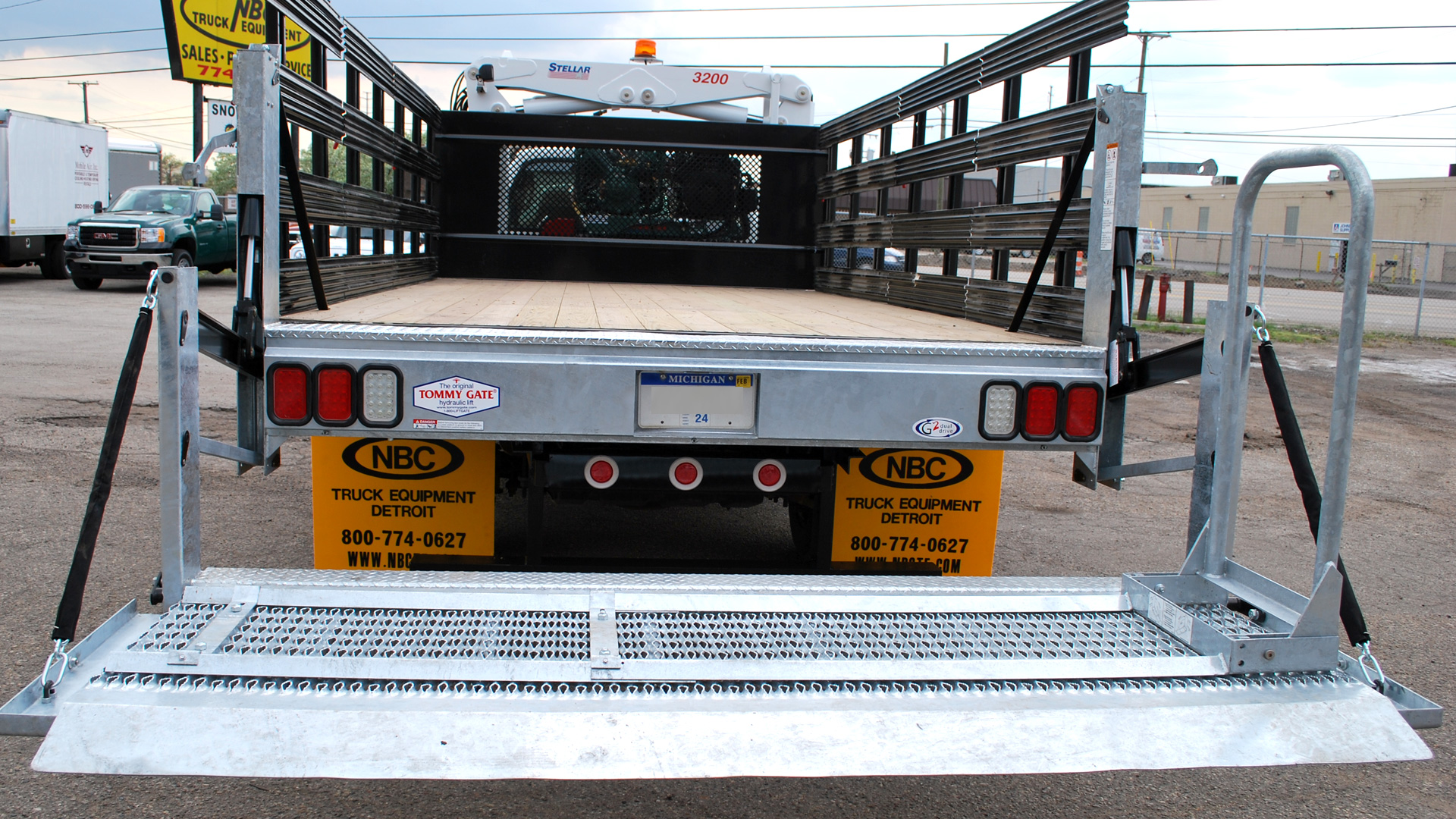 Tommy Gate G2 Series Liftgates For Box Trucks Flatbeds And Vans
